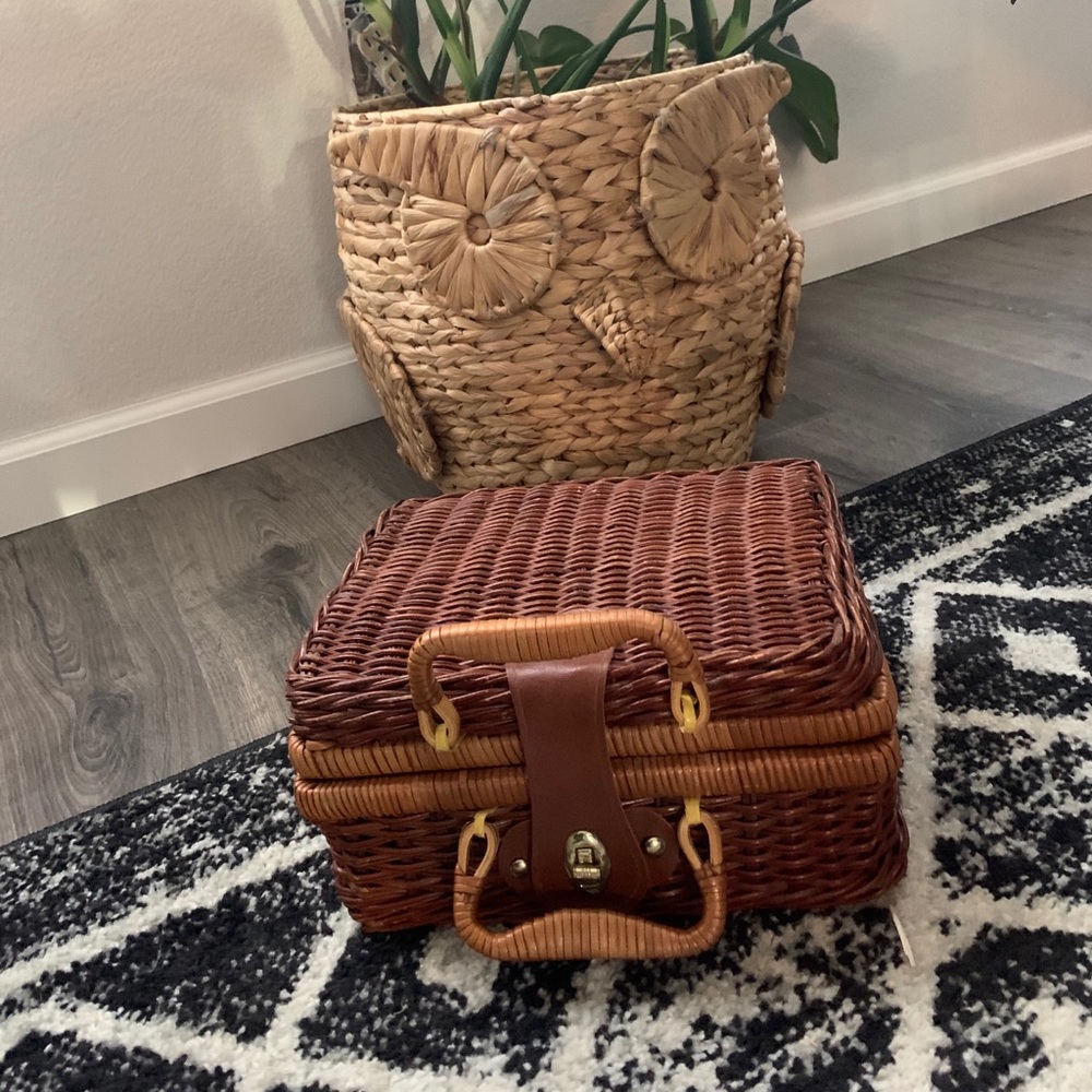 Wicker Briefcase or Small Picnic Basket